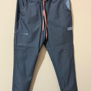 Figs Women's Charcoal Cargo Pants